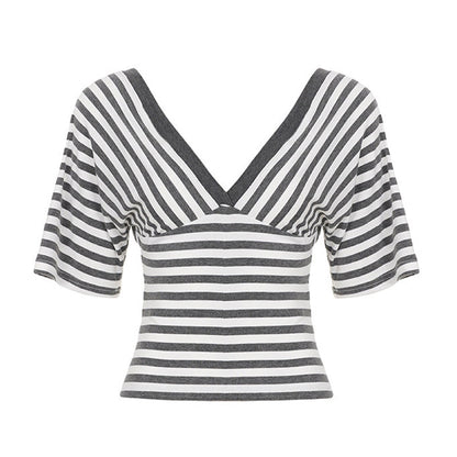👚🎀 Women's Striped V-Neck Short Sleeve Crop Top – 53% OFF! Flattering V-neck, breezy stripes, cropped cut – perfect for summer vibes. 🔥☀️