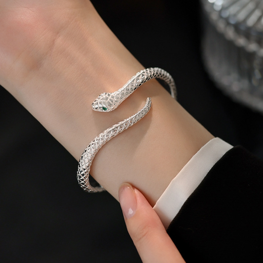 🎁2026 New Arrivals 40% OFF💥Vintage Snake Bangle Bracelet – Adjustable Open Cuff with Textured Scale Details & Green Eye Accents ✨