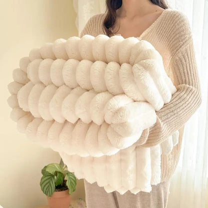 ⏳🔥LIMITED-TIME 50% OFF! ⏰🛏️Thickened rabbit plush&milk velvet cover blanket☁️